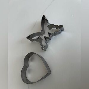 Set of 2 Metal Cookie Cutters - Heart & Butterfly
